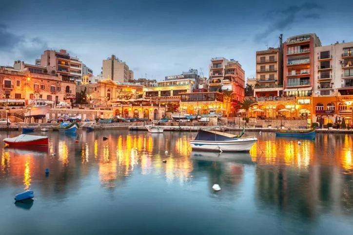 Stylish Apartment In St Julians 1 Min Away From The Sea سانت جوليان المظهر الخارجي الصورة